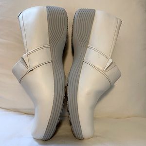 Danska work wonders white leather nursing clog size 39 or USA 8.5